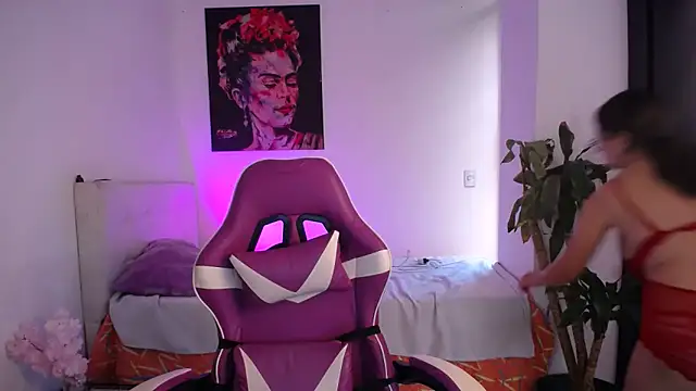 esmeraldaa230 online show from February 14, 7:21 pm