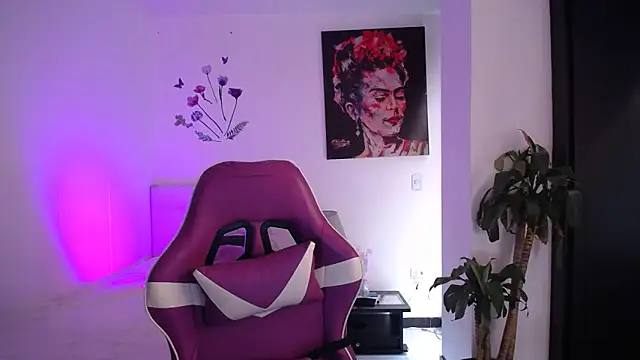 esmeraldaa230 online show from March 15, 6:58 pm