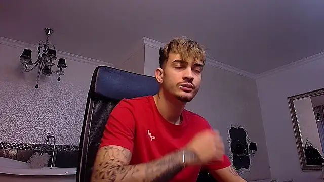 Snapshot of BrandonTate chatting on November 29, 11:46 am BrandonTate online show from November 29, 11:46 am