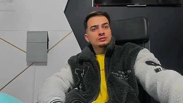 BrandonTate online show from January 18, 5:22 am