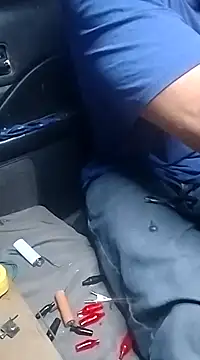 Snapshot of FloppyPickle4u chatting on February 12, 10:24 am FloppyPickle4u online show from February 12, 10:24 am