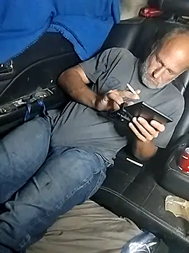 Snapshot of FloppyPickle4u chatting on February 15, 3:31 am FloppyPickle4u online show from February 15, 3:31 am