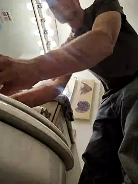 Snapshot of FloppyPickle4u chatting on February 21, 1:55 am FloppyPickle4u online show from February 21, 1:55 am