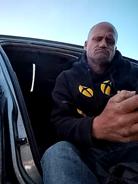 Snapshot of FloppyPickle4u chatting on March 7, 1:53 am FloppyPickle4u online show from March 7, 1:53 am