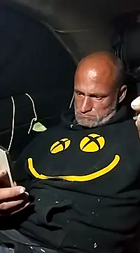 Snapshot of FloppyPickle4u chatting on March 10, 4:07 am FloppyPickle4u online show from March 10, 4:07 am