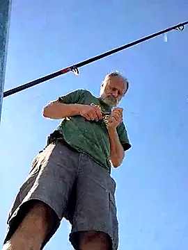 Snapshot of FloppyPickle4u chatting on October 27, 7:51 pm FloppyPickle4u online show from October 27, 7:51 pm