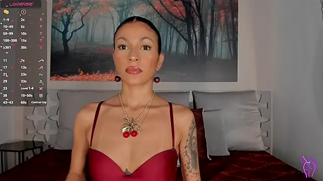 Snapshot of LunaRuso chatting on February 12, 8:29 pm LunaRuso online show from February 12, 8:29 pm