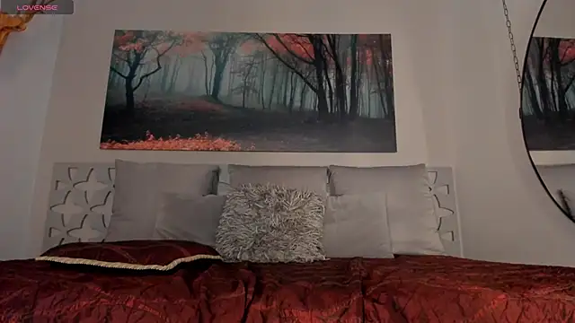 Snapshot of LunaRuso chatting on February 18, 10:58 pm LunaRuso online show from February 18, 10:58 pm