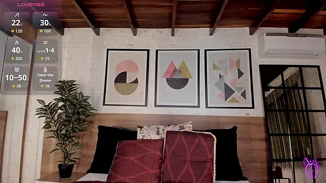 Snapshot of LunaRuso chatting on September 16, 7:59 pm LunaRuso online show from September 16, 7:59 pm