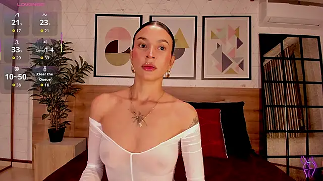 Snapshot of LunaRuso chatting on November 1, 11:45 am LunaRuso online show from November 1, 11:45 am