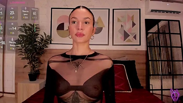 Snapshot of LunaRuso chatting on November 11, 7:47 pm LunaRuso online show from November 11, 7:47 pm