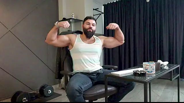 Snapshot of mattmasterss chatting on December 22, 7:54 am mattmasterss online show from December 22, 7:54 am