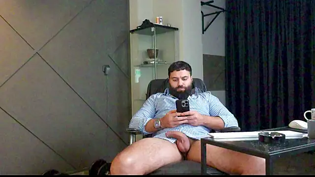 Snapshot of mattmasterss chatting on December 28, 10:55 pm mattmasterss online show from December 28, 10:55 pm