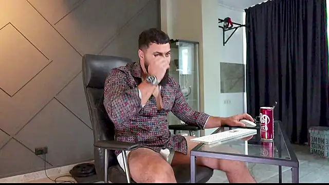 Snapshot of mattmasterss chatting on January 16, 9:27 am mattmasterss online show from January 16, 9:27 am