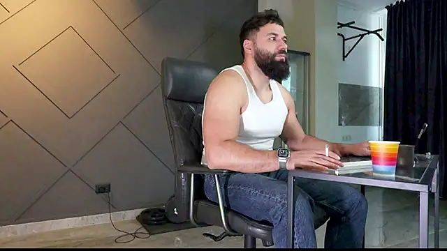 Snapshot of mattmasterss chatting on February 11, 6:30 am mattmasterss online show from February 11, 6:30 am