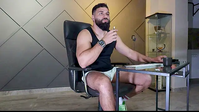 Snapshot of mattmasterss chatting on February 14, 4:41 pm mattmasterss online show from February 14, 4:41 pm