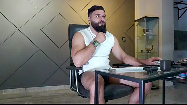 Snapshot of mattmasterss chatting on February 18, 5:20 am mattmasterss online show from February 18, 5:20 am