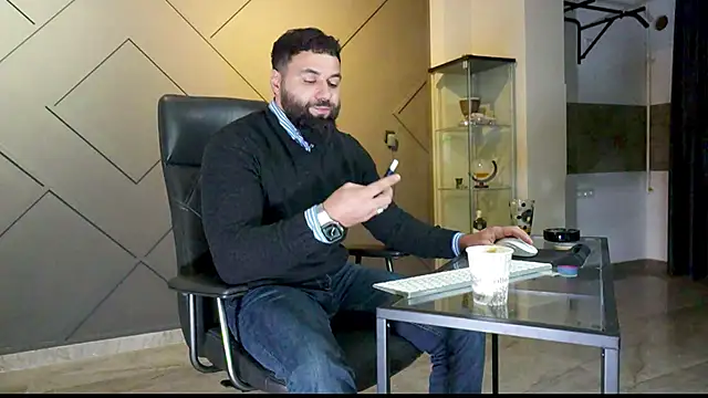 Snapshot of mattmasterss chatting on February 21, 9:22 pm mattmasterss online show from February 21, 9:22 pm