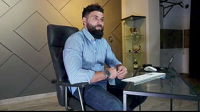 Snapshot of mattmasterss chatting on February 22, 8:31 pm mattmasterss online show from February 22, 8:31 pm