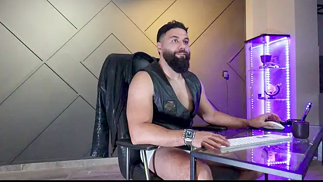 Snapshot of mattmasterss chatting on March 2, 3:34 am mattmasterss online show from March 2, 3:34 am