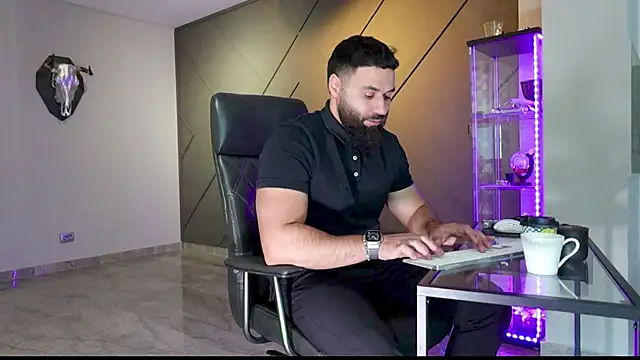 Snapshot of mattmasterss chatting on March 8, 9:06 am mattmasterss online show from March 8, 9:06 am