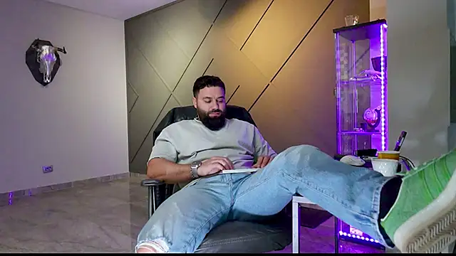 Snapshot of mattmasterss chatting on March 11, 5:49 am mattmasterss online show from March 11, 5:49 am