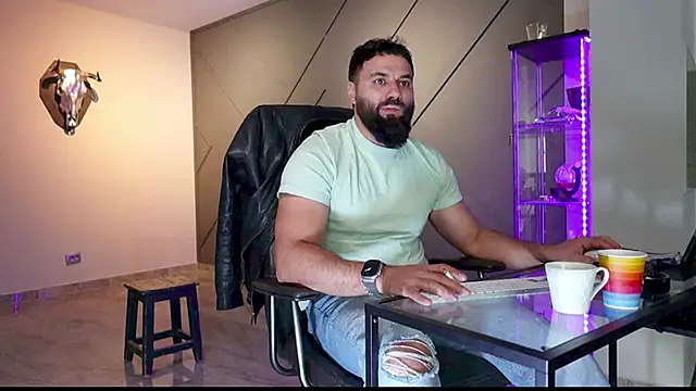 Snapshot of mattmasterss chatting on March 11, 8:52 am mattmasterss online show from March 11, 8:52 am