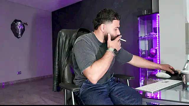 Snapshot of mattmasterss chatting on March 22, 10:39 am mattmasterss online show from March 22, 10:39 am