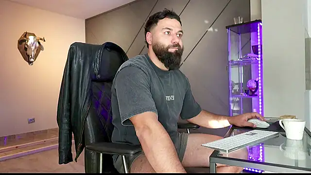 Snapshot of mattmasterss chatting on March 22, 1:41 pm mattmasterss online show from March 22, 1:41 pm