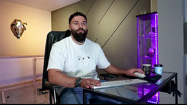 Snapshot of mattmasterss chatting on March 22, 11:20 pm mattmasterss online show from March 22, 11:20 pm