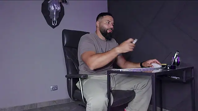 Snapshot of mattmasterss chatting on September 25, 9:18 pm mattmasterss online show from September 25, 9:18 pm