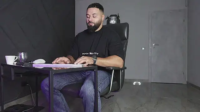 Snapshot of mattmasterss chatting on October 11, 9:46 pm mattmasterss online show from October 11, 9:46 pm