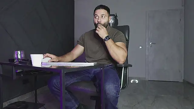 Snapshot of mattmasterss chatting on October 21, 7:14 pm mattmasterss online show from October 21, 7:14 pm