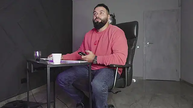 Snapshot of mattmasterss chatting on October 30, 9:26 pm mattmasterss online show from October 30, 9:26 pm