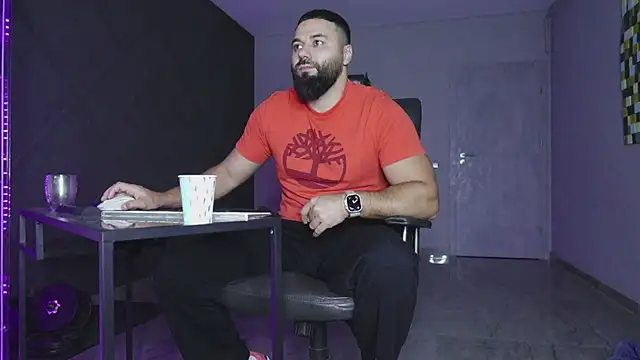 Snapshot of mattmasterss chatting on November 26, 3:40 am mattmasterss online show from November 26, 3:40 am