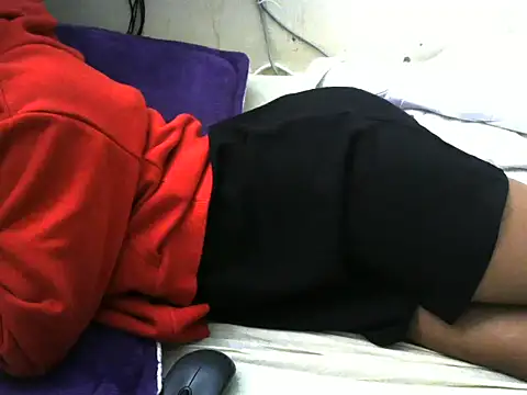 Snapshot of Ma-yolo001 chatting on November 28, 8:50 am Ma-yolo001 online show from November 28, 8:50 am