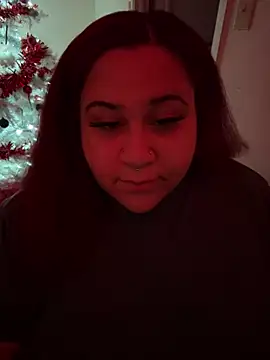 Snapshot of Juicyjordie chatting on December 23, 6:33 am Juicyjordie online show from December 23, 6:33 am