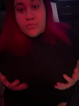 Snapshot of Juicyjordie chatting on October 31, 3:29 am Juicyjordie online show from October 31, 3:29 am