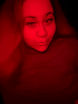 Snapshot of Juicyjordie chatting on November 8, 8:14 am Juicyjordie online show from November 8, 8:14 am