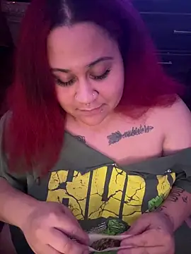 Snapshot of Juicyjordie chatting on December 17, 5:57 am Juicyjordie online show from December 17, 5:57 am