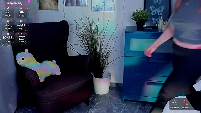 Snapshot of AlicePopsy chatting on November 19, 4:18 pm AlicePopsy online show from November 19, 4:18 pm