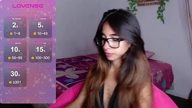 Snapshot of MitchWilson1 chatting on February 21, 11:21 pm MitchWilson1 online show from February 21, 11:21 pm