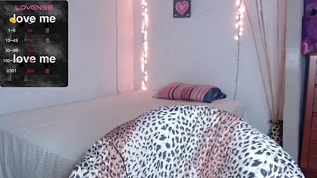 Snapshot of MitchWilson1 chatting on September 13, 2:00 am MitchWilson1 online show from September 13, 2:00 am