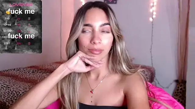 Snapshot of MitchWilson1 chatting on October 12, 4:11 am MitchWilson1 online show from October 12, 4:11 am