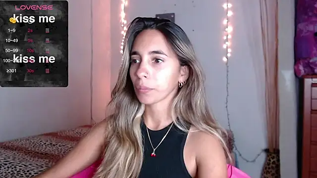 Snapshot of MitchWilson1 chatting on October 16, 10:33 pm MitchWilson1 online show from October 16, 10:33 pm