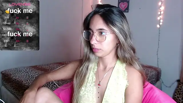 Snapshot of MitchWilson1 chatting on October 29, 12:13 am MitchWilson1 online show from October 29, 12:13 am