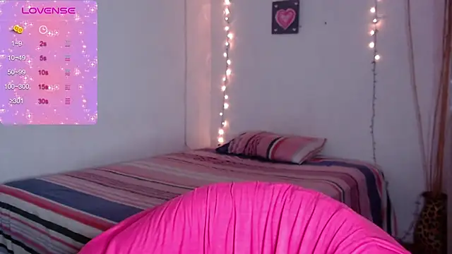 Snapshot of MitchWilson1 chatting on November 19, 8:42 pm MitchWilson1 online show from November 19, 8:42 pm