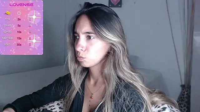 Snapshot of MitchWilson1 chatting on December 20, 12:07 am MitchWilson1 online show from December 20, 12:07 am