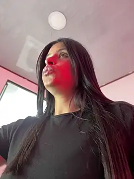 Snapshot of _elektrah chatting on February 17, 7:20 pm elektrah online show from February 17, 7:20 pm