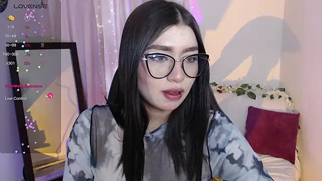 mily thomson b  online show from April 5, 10:18 pm